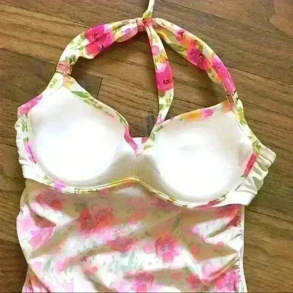 VICTORIA’S SECRET FLORAL SUIM TOP SIZE 32A - Picture 8 of 10
